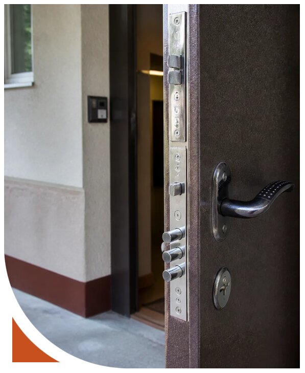 Вскрытие замка подъездной двери в Северодвинске от 2024 р. | Разлок-Свр
